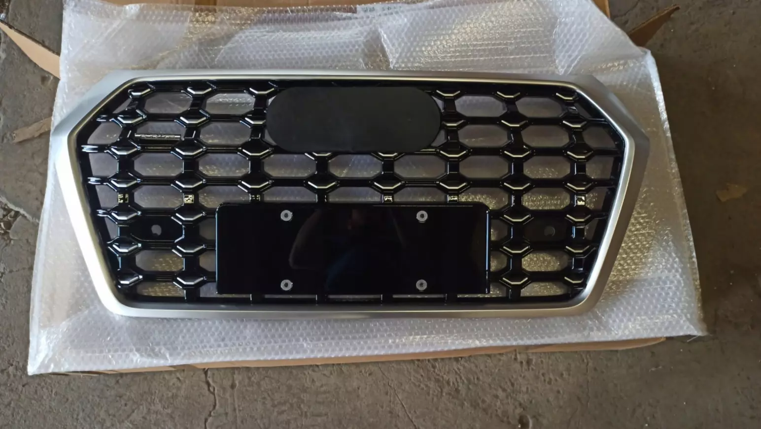 Front Bumper Radiator Grill Audi Q5 FY 16-20 Style RSQ5